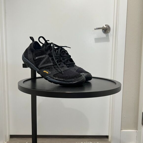 New Balance - Minimus MT110SB Size US 8 - Black, Black - Picture 1 of 6